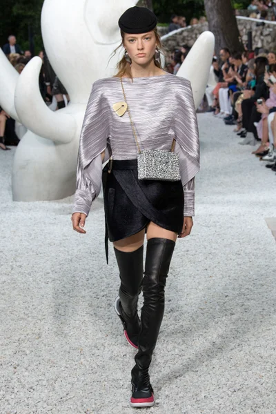 Look 37